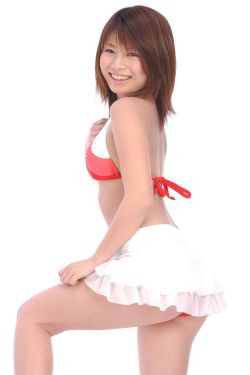 一个吃我乳房一个吃我B